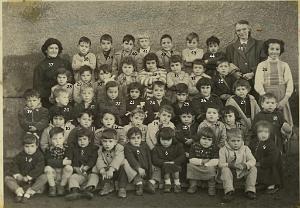 ECOLE DE LA CITE PETIT MATERNELLE 1956